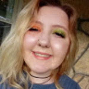 Meet your Posher, Elise